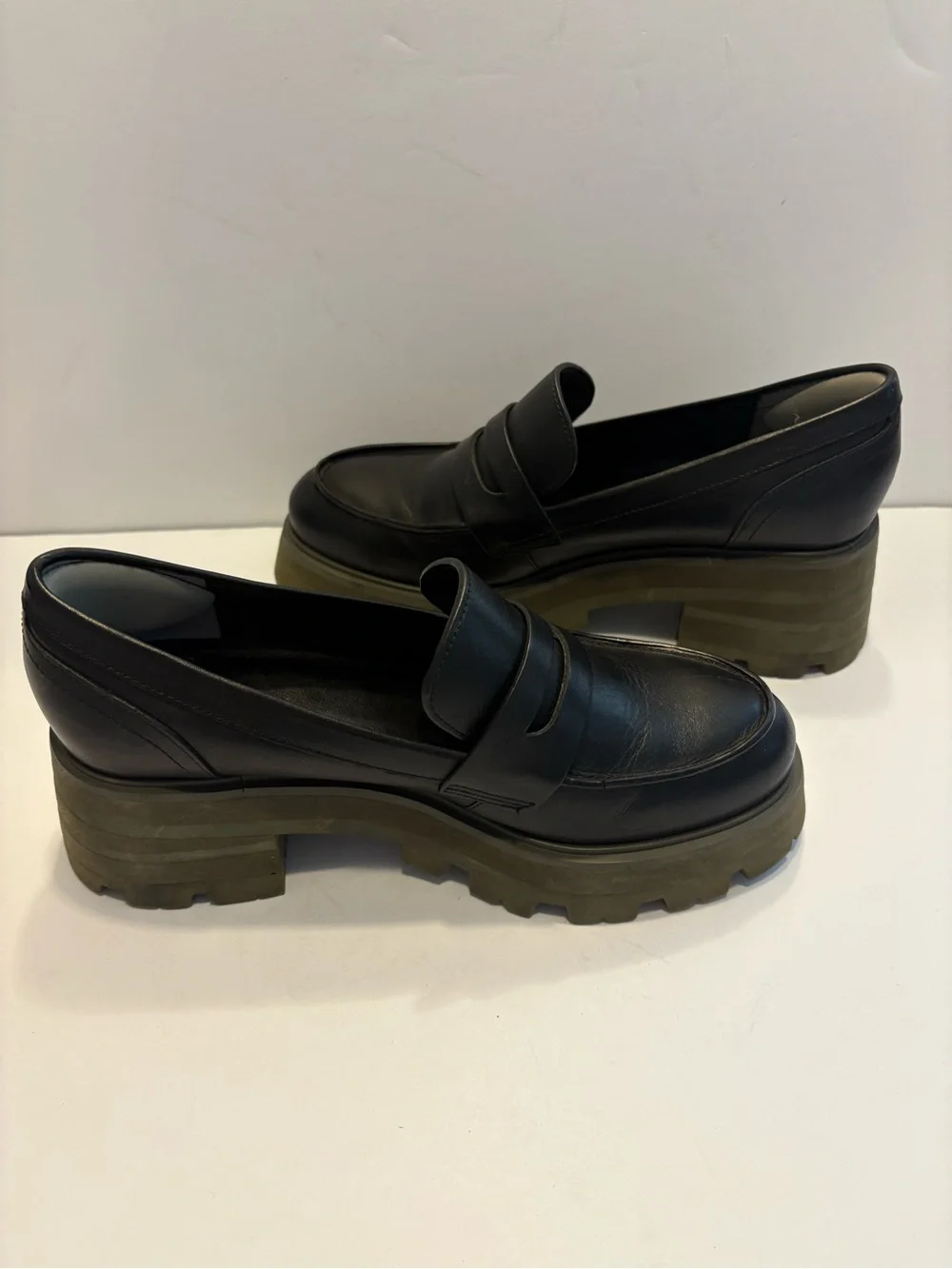 Marc Fisher Women Latika Slip On Loafers Black Leather Lug Sole Platform 5 1/2